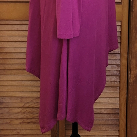 NWT Sharkbite Hem Tunic Blouse Size Large (NY&CO) - Picture 5 of 9